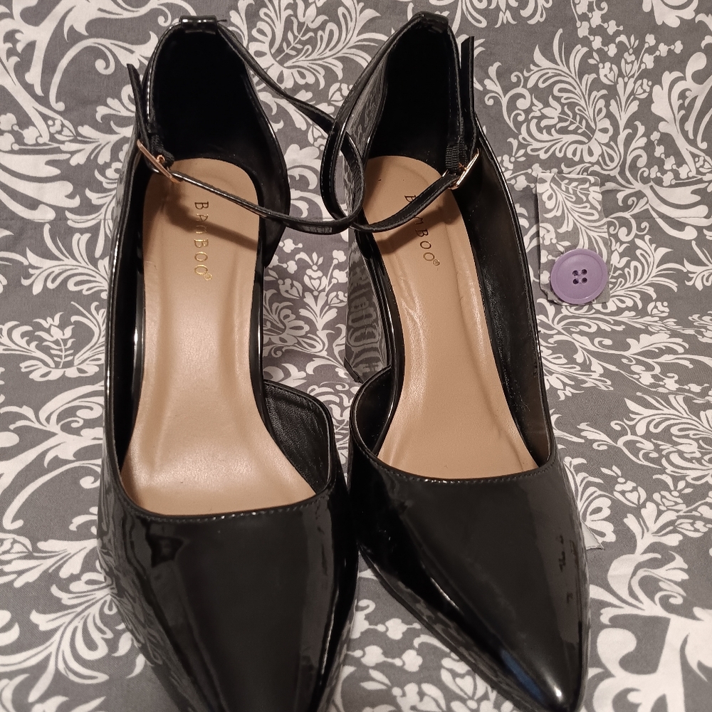 Heels - Picture 3 of 4